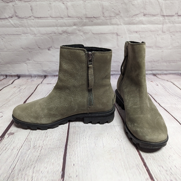 Sorel Shoes - Sorel side zip booties. Size 8.5